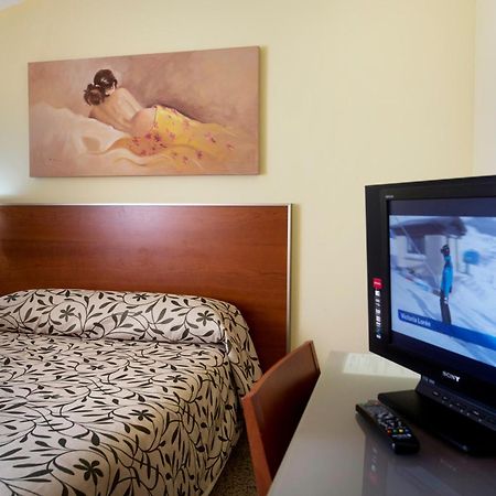 Hotel Marivella Calatayud Kültér fotó