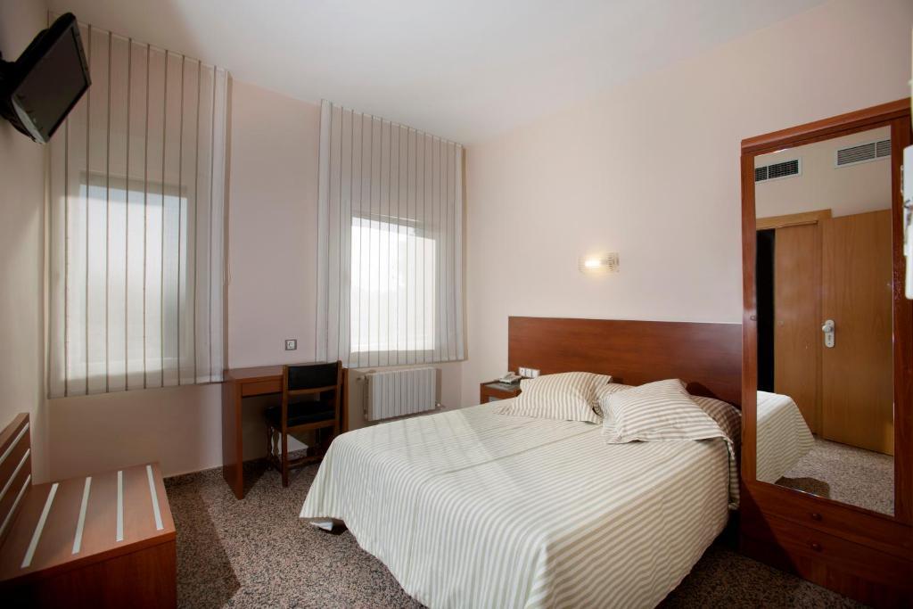 Hotel Marivella Calatayud Szoba fotó