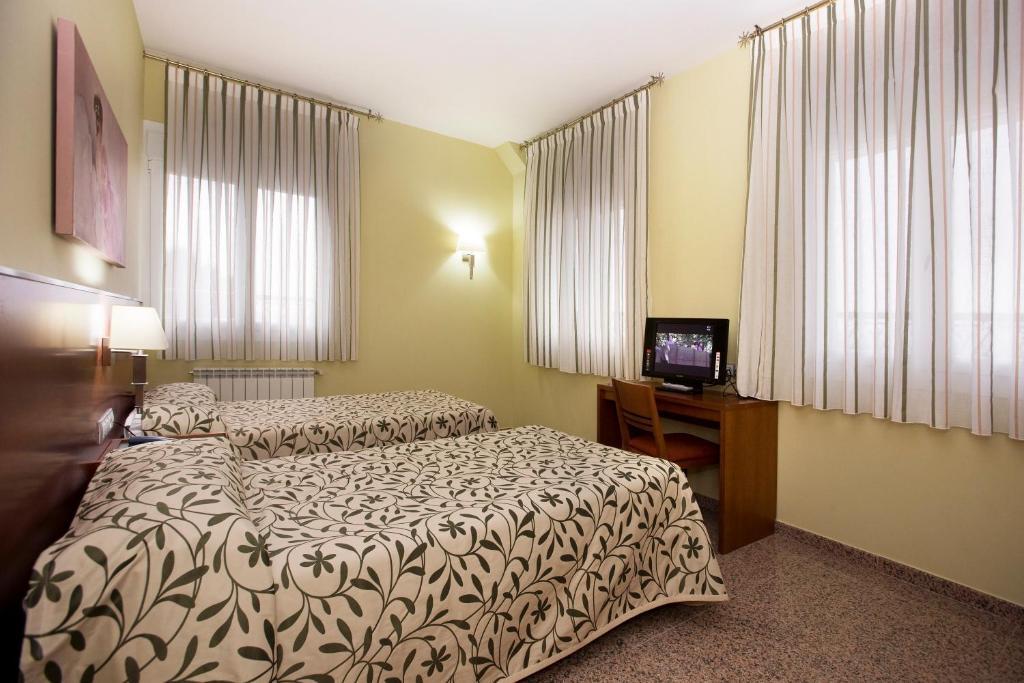 Hotel Marivella Calatayud Szoba fotó